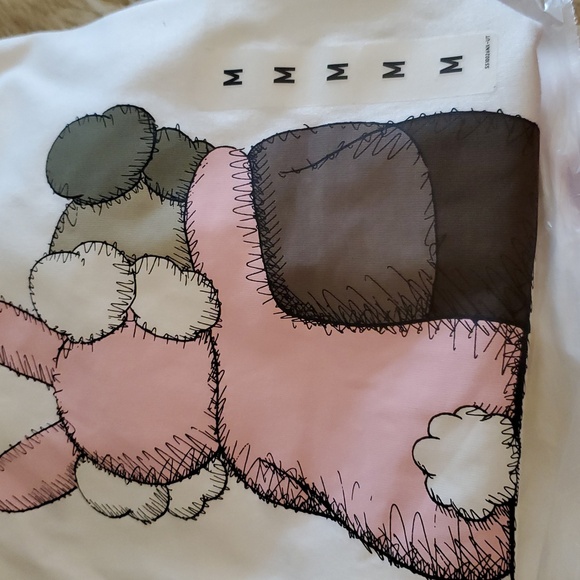 KAWS x WARHOL Uniqlo t-shirt Size Medium Authentic New 476350 Pink Gray - Picture 7 of 9